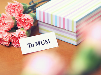 Image showing Gift to mum for mother day