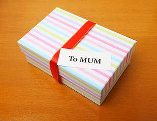 Image showing Present to mum