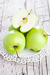 Image showing ripe green apples in a plate 