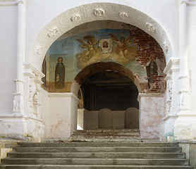 Image showing Red gates under Troitskaya church