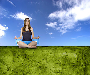 Image showing Making Yoga