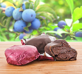 Image showing prunes in chocolate