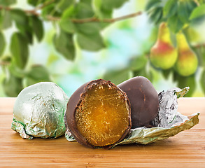 Image showing pear in chocolate