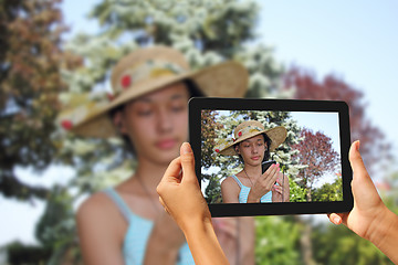 Image showing photography with tablet