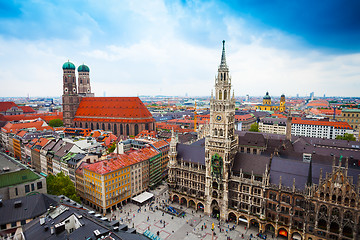 Image showing Neues Rathaus Glockenspiel, Frauenkirche Bavaria