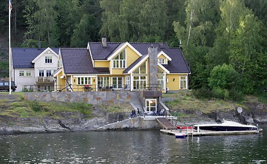 Image showing House near the sea
