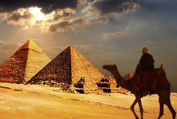 Image showing giza pyramids, cairo, egypt 