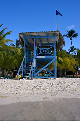 Image showing  lifeguard chair  cloud people coastline and summer 