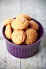 Image showing meringue almond cookies in bowl 