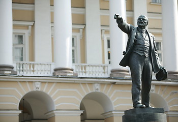 Image showing Lenin's bronze sculpture