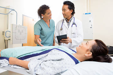 Image showing Medical Team And Patient In Hospital Room