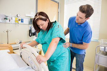 Image showing Woman Having Contraction in Hosptial