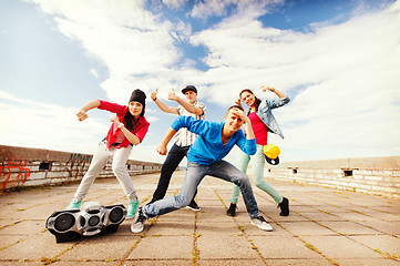 Image showing group of teenagers dancing