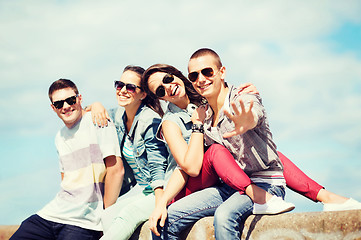 Image showing group of teenagers hanging out