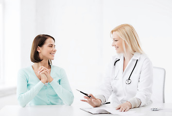 Image showing doctor with patient in hospital