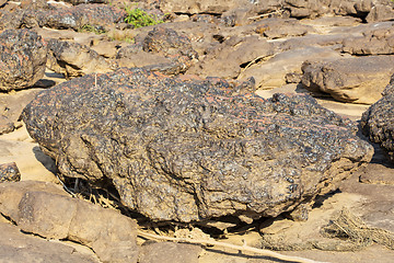 Image showing Stone at Sam-Pan-Bok Grand Canyon, Amazing of rock in Mekong riv