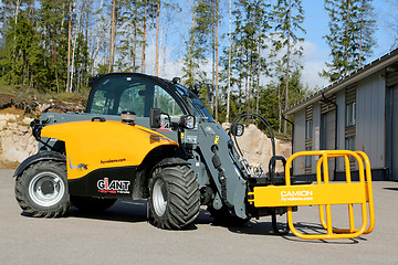 Image showing Giant 4548 Tendo Telehandler with Bale Clamps