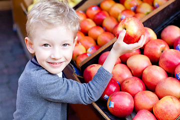 Image showing kid shopping