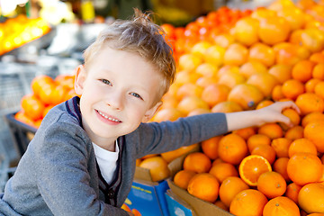 Image showing kid shopping