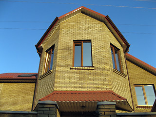 Image showing a recently constructed, contemporary house of bricks