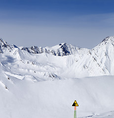 Image showing Warning sing on ski slope