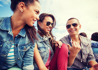 Image showing group of teenagers hanging out