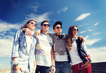 Image showing group of teenagers outside