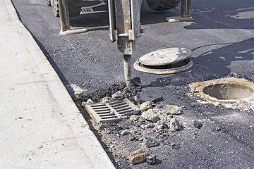 Image showing Jack hammer breaking