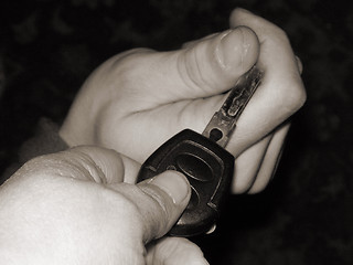 Image showing key to the car