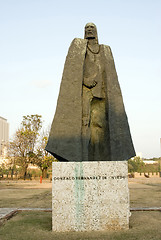 Image showing statue of gonzalo fernandez de oviedo