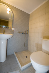 Image showing compact bathroom hotel