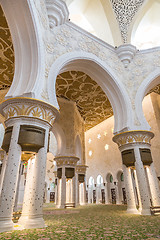 Image showing Abu Dhabi Sheikh Zayed Grand Mosque, beautiful interior