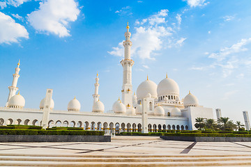 Image showing Abu Dhabi Sheikh Zayed White Mosque