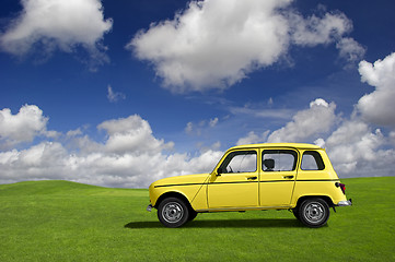 Image showing Yellow funny car