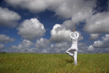 Image showing Making Yoga