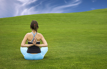 Image showing Making Yoga