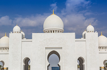 Image showing Sheikh Zayed Grand Mosque in Abu Dhabi, the capital city of Unit