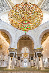 Image showing Abu Dhabi Sheikh Zayed Grand Mosque, beautiful interior