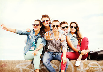 Image showing group of teenagers hanging out