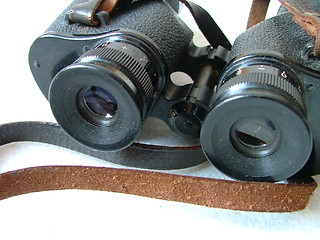 Image showing binoculars