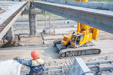 Image showing Workers levels provision of plate