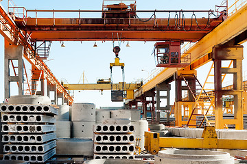 Image showing Crane operator works at finished goods warehouse