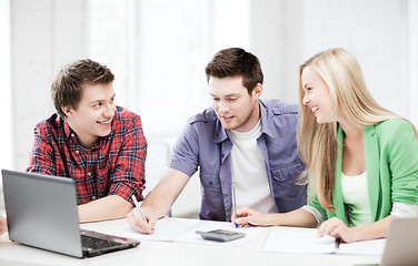 Image showing students chatting in lecture at school