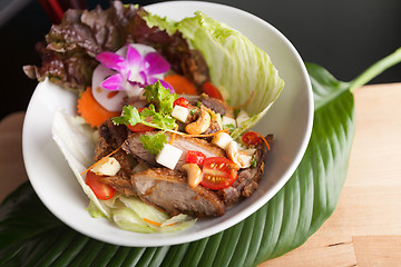 Image showing Thai Salad with Crispy Duck