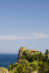 Image showing mansion overlooking sea