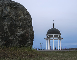 Image showing Rotunda and huge rock on the lake quay