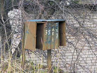 Image showing Old rusty mailbox