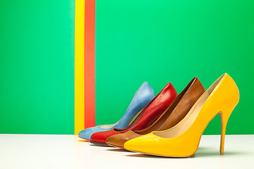 Image showing different color of high heels