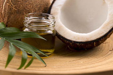 Image showing Coconut and coconut oil 