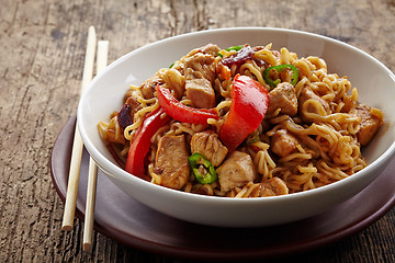 Image showing bowl of noodles with chicken and vegetables